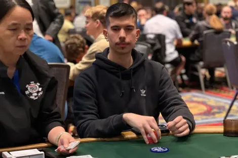 Bernardo Tavares avança ao Dia Final do Evento #33 da WSOP