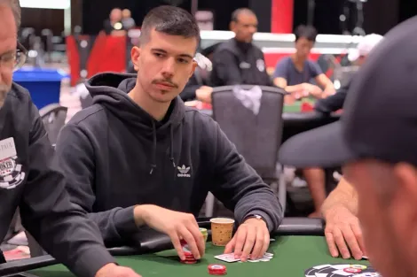 Bernardo Tavares garante lugar no Dia 2 do Evento #43 da WSOP