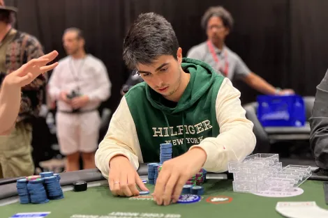 Set over set e pote de CL: português fica gigante no Monster Stack da WSOP