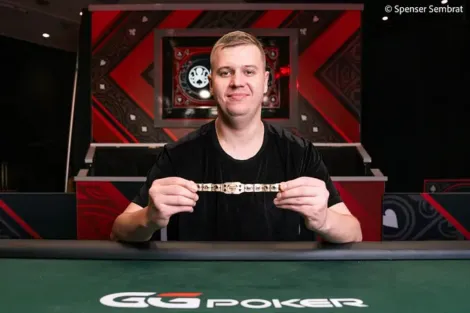 Maksim Pisarenko bate mesa final de especialistas e leva Evento #45 da WSOP