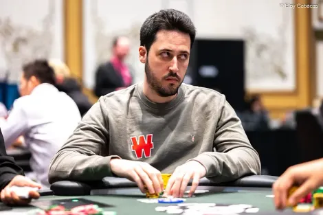 Adrian Mateos lidera os classificados para o Dia Final do Super High Roller da WSOP