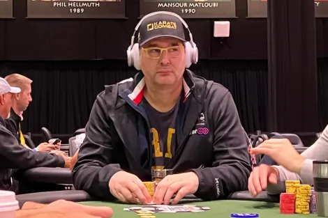 Phil Hellmuth dá dica de qual fantasia usará no Main Event da WSOP 2024