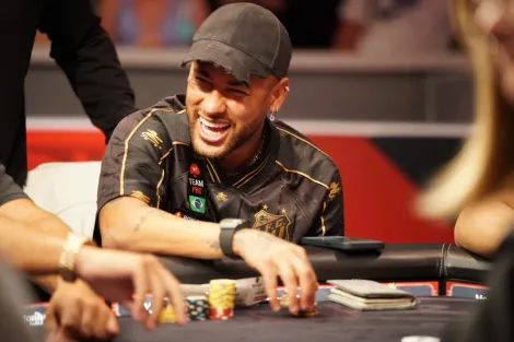 Após forra em Los Angeles, Neymar organiza poker entre amigos na WSOP