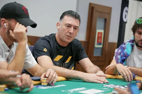 Hanibael Saneh lidera brasileiros rumo ao Dia Final do Evento #64 da WSOP