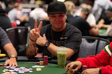 Felipe Mojave passa ao Dia 3 do US$ 10.000 Pot-Limit Omaha Championship da WSOP