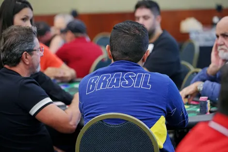 Brasil coloca sete no top 10 do Dia 1 do Main Event da Mystery Bounty Series