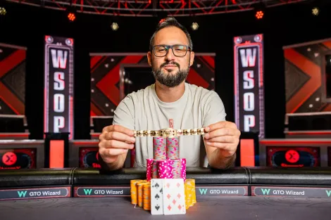 Após ficar com dois blinds, Martin Alcaide vence Colossus da WSOP