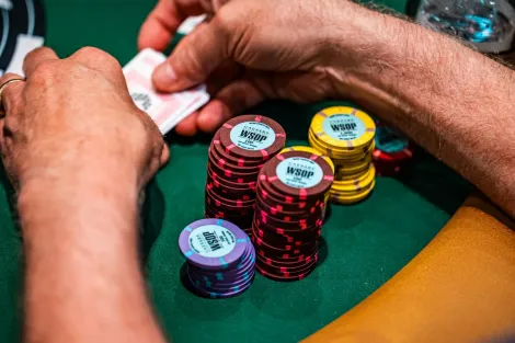 Revolta sobre atitude questionável gera punição bizarra na WSOP; entenda