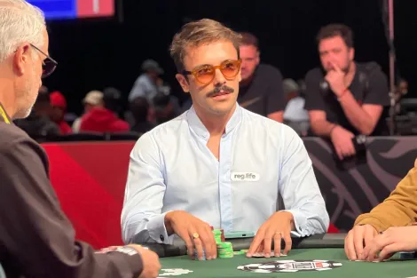 Yuri Martins flopa straight flush e encontra cooler insano na WSOP: "Sonho"