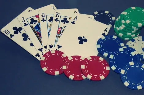 Royal Flush rende seis dígitos para tailandês no All in or Fold do GGPoker