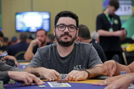 João Bauer é campeão do StacKOsaurus US$ 215 do PokerStars