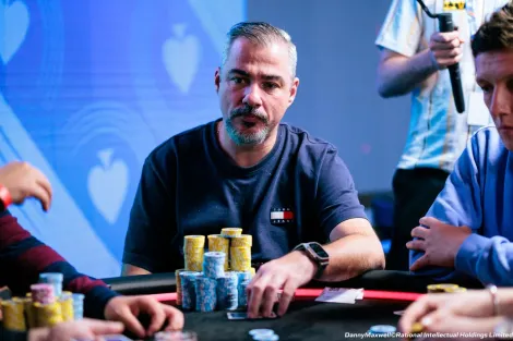 Renato Lordão avança entre os líderes ao Dia Final do High Roller do UKIPT Londres