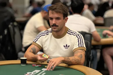 Yuri Martins avança no Dia 1B do GGMillion$ Main Event