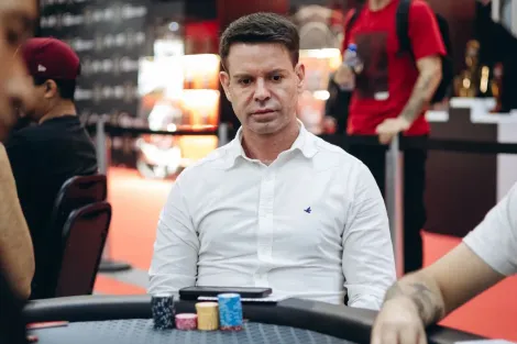 Rafael Tabalipa lidera Dia 1 do Bounty Hunters SHR do KSOP GGPoker Special