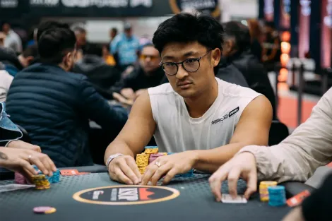 Léo Jokura puxa fila nos Dias 1E e 1F do Main Event do KSOP GGPoker Special