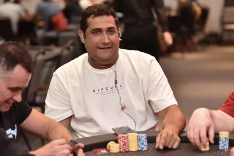 Gabriel Esteves encabeça classificados ao Dia 3 do Main Event do KSOP GGPoker Special