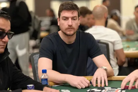 Rodrigo Selouan é um dos sete finalistas no Evento #18 da WSOP Online