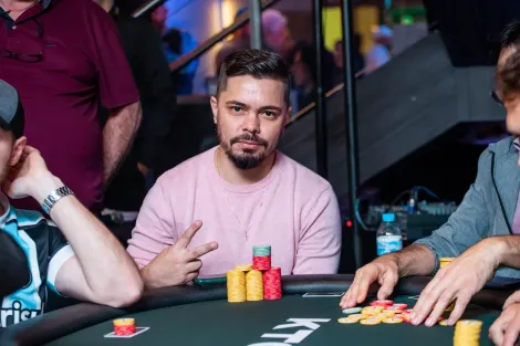 Elvis Duminelli lidera rodada dupla do Main Event do CGP Capital