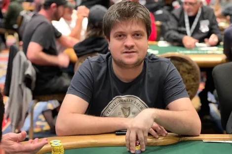 Eduardo Silva é o Brasil na mesa final do Colossus da WSOP Online