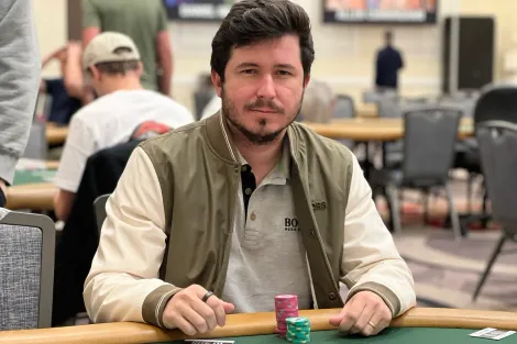 Dennys Ramos bate Adrian Mateos, crava #45-High e é tricampeão do WCOOP