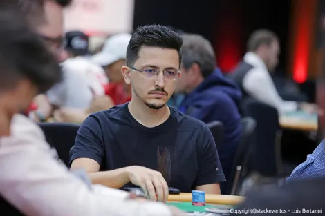 Ramon Sfalsin e Carlos Rocha avançam no Dia 1M do Main Event da WSOP Online