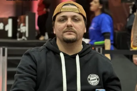 Eduardo Kalil avança no Dia 1B do Eureka Main Event no EPT Praga