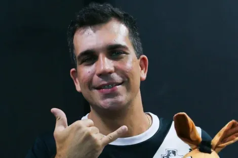 Rodrigo Rezende lidera quinteto brasileiro no Dia 2 do WPT World Championship