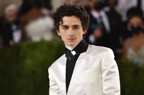 Indicado ao Oscar, Timothee Chalamet promove noite de poker antes da cerimônia