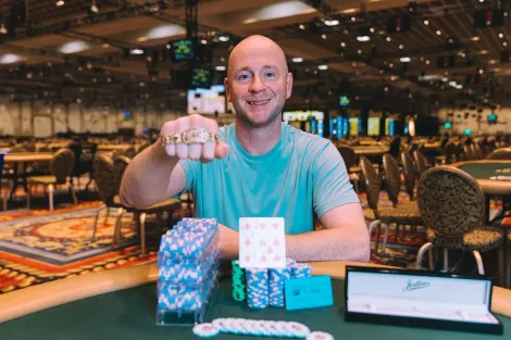 Ramsey Stovall domina mesa final e crava Evento #41 da WSOP