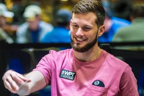 Tristan Wade dá hero call inacreditável com apenas Q-high na WSOP; opine