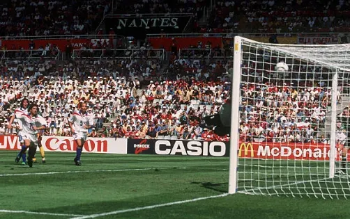 ¡Qué golazo del Coto Sierra ante Camerún! (Getty Images).