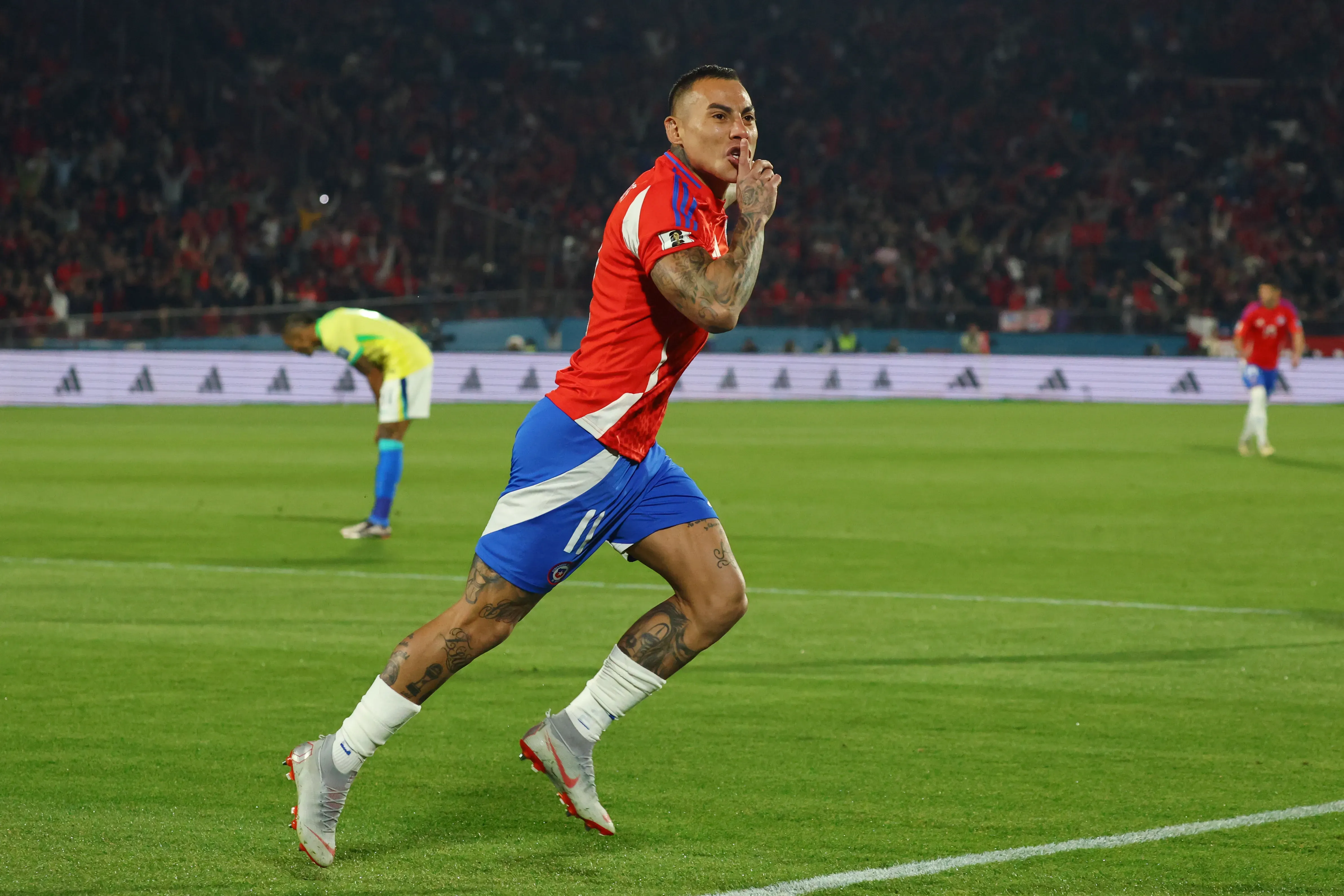 Vargas pode voltar ao Brasil para 2026 (Foto: Marcelo Hernandez/Getty Images)