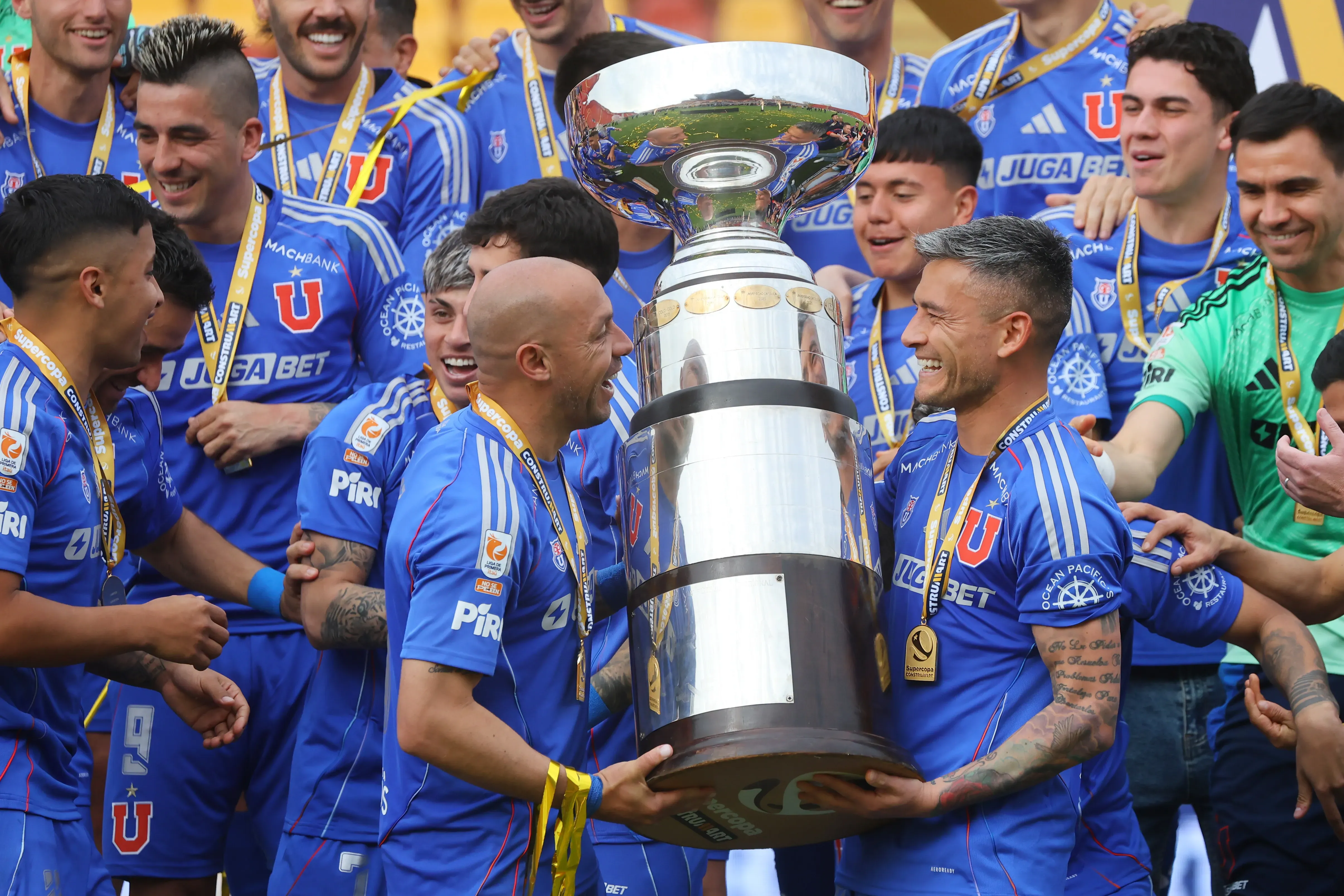 Charles Aránguiz solo ha sabido de alegrías en la U