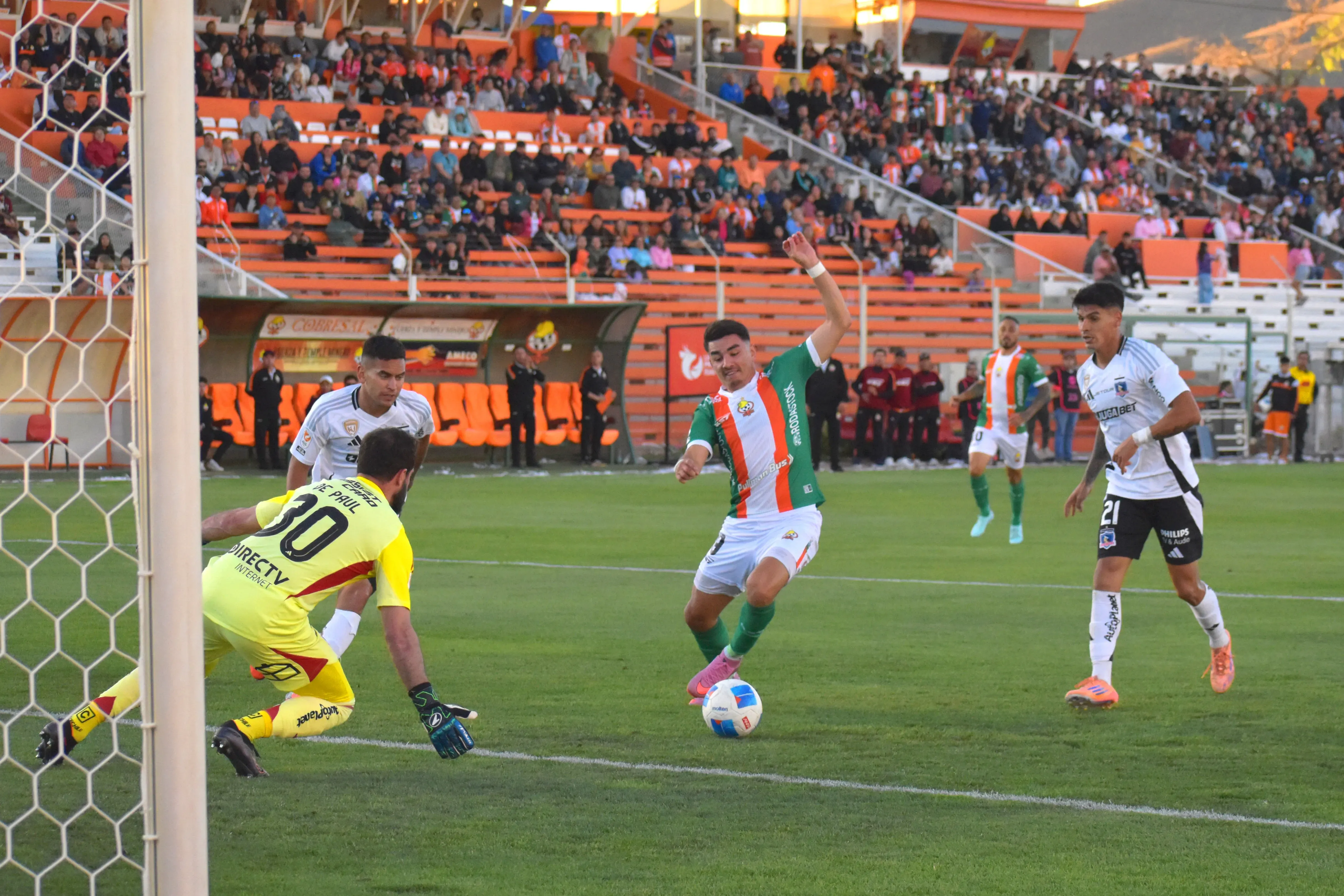 No hay caso. En El Salvador, Colo Colo cayó abruptamente y sólo un milagro lo tenía en Copa Sudamericana. ¿Ocurrió? | Photosport
