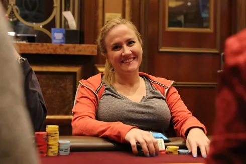 Jamie Kerstetter novamente terminou no topo na WSOP Circuit (Reprodução/Twitter @JamieKerstetter)
