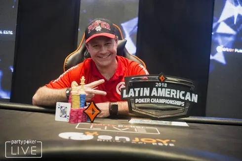 Amauri Grutka campeão do Main Event do LAPC Uruguai
