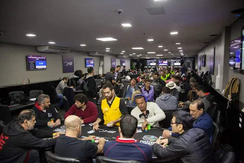 Stetson Fraiha puxa a fila entre os finalistas do High Rollers do MasterMinds