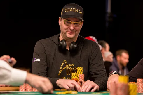 Phil Hellmuth passou um blefe daqueles com apenas 83s
