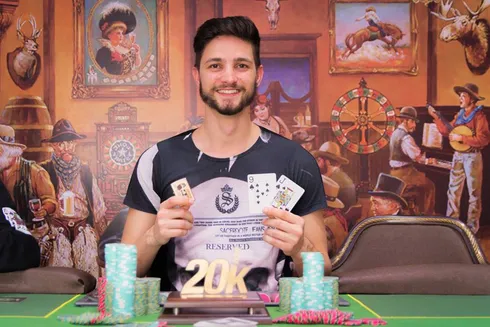 Thiago de Camargo campeão do Iguazú Poker Adventure
