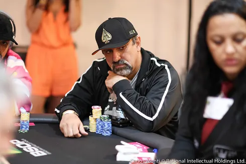 Marcelo Mesqueu puxa a fila na decisão do High Rollers do BSOP Salvador