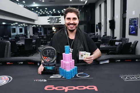 Guilherme Chenaud campeão do Main Event Light do CPH
