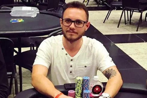 Fellipe Drapichinski vai à mesa final do Bounty Builder High Roller do PokerStars