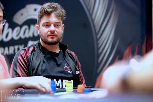 Fabiano Kovalski está entre os 24 classificados para o Dia 3 do Main Event do WPT Championship
