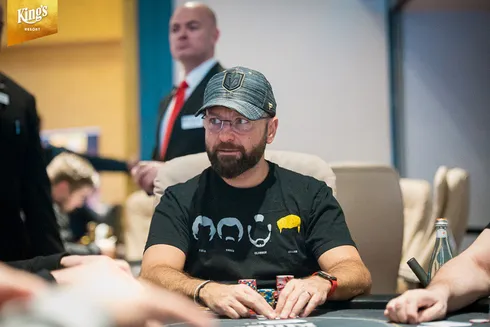 Daniel Negreanu levou mais de US$ 330 mil somando os dois potes com T8 (Foto: King's Casino)
