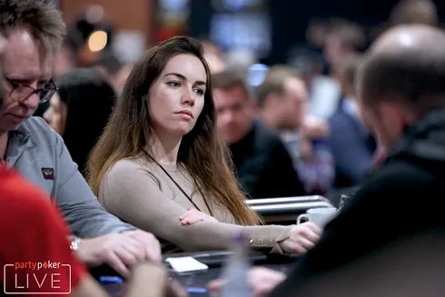 Liv Boeree não gostou nada da ideia de um novo tipo de baralho
