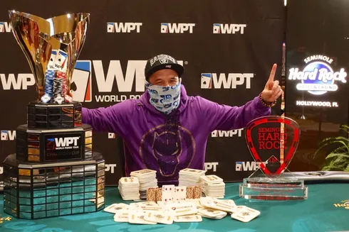 Ilyas Muradi conquistou mais de US$ 800 mil e o troféu do WPT (Foto: Seminole Hard Rock)
