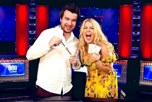 Chris Moorman e Katie Lindsay disputaram um anel dourado em heads-up (Reprodução/Twitter)
