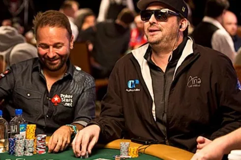 Daniel Negreanu e Phil Hellmuth têm um histórico de amor e ódio (Reprodução/Twitter)
