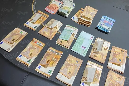 Polícia confiscou € 33 mil em jogo ilegal (Reprodução/ Facebook Politie Haarlemmermeer)
