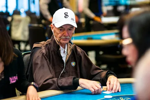 Bill Klein faz bonito nas mesas e ainda doa para a caridade (foto: WPT)
